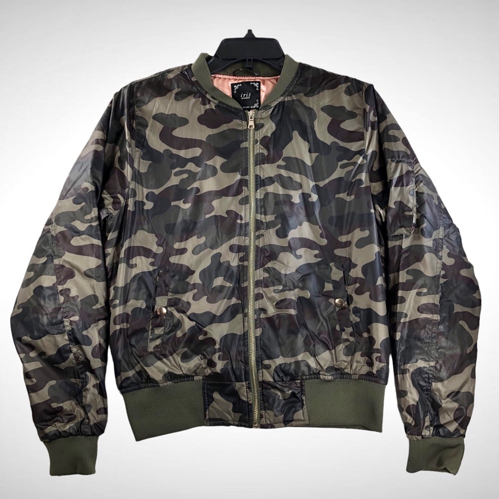 Iris Los Angeles Satiny Quilted Camo Jacket Sz L